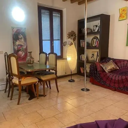 Apartment Casafiore Art Bijoux In Centro Storico A Parma